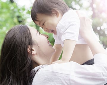 シングルマザーの生活水準向上に