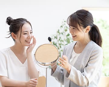 女性に合わせた最適なメイクや服装選びをご提案