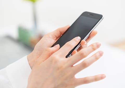 まずはメールかお電話で、応募の旨をご連絡ください