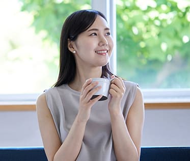 落ち着いた大人の女性