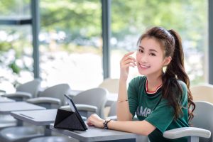 学生に人気なチャットレディのお仕事♪