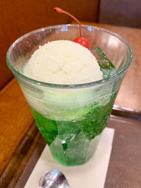 クリームソーダとチャット