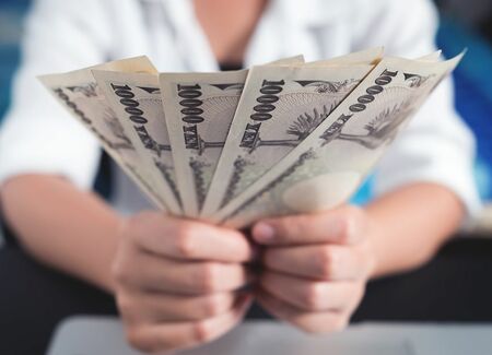 お稼ぎした金額はその日にお支払い出来ます♪