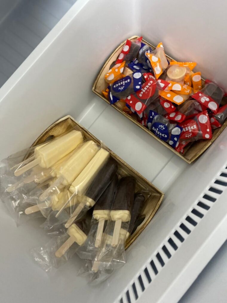 お菓子もアイスもドリンクも・・・🐈♡