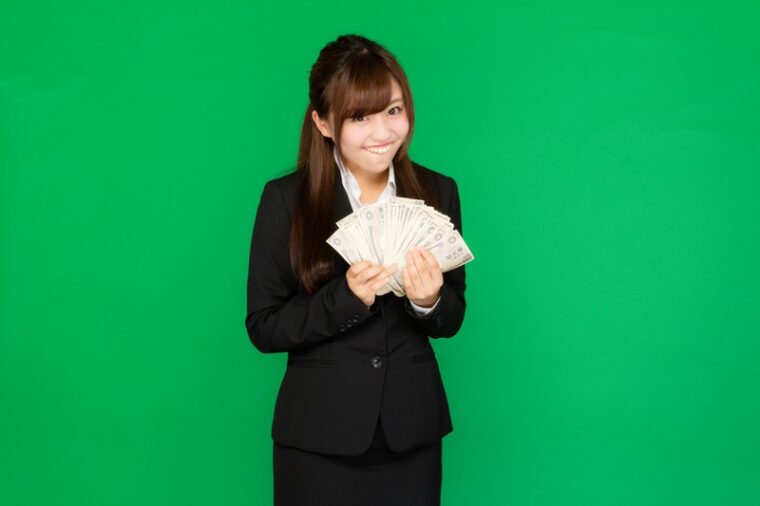 現役チャットレディEさんの稼いだ月額最高額を聞きました。