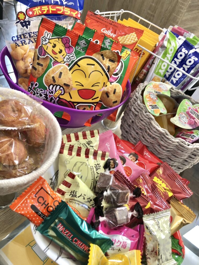 アイス🍦お菓子🍫ドリンク☕あります!!😊