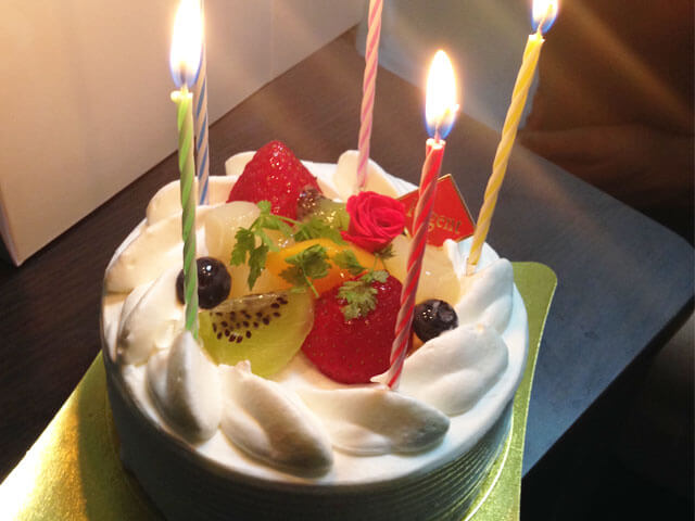 ケーキ食べたい人この指とーまれ