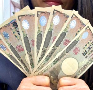 アリス東京の新人さん時給10.000円稼げちゃいます♪